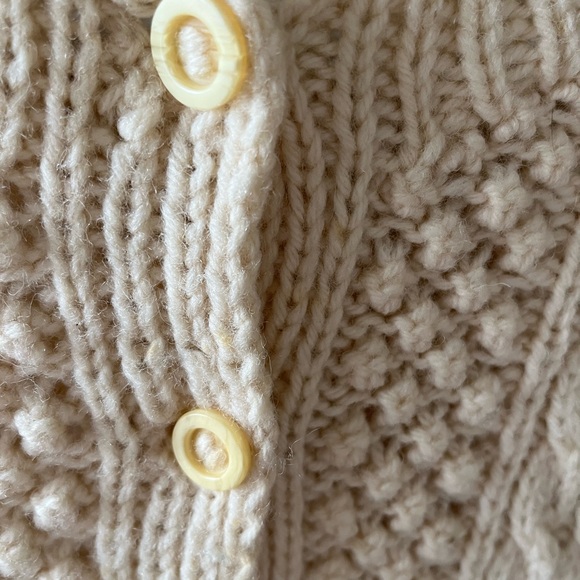 Handmade vintage fisherman’s cable knit sweater with vintage buttons - Picture 2 of 16